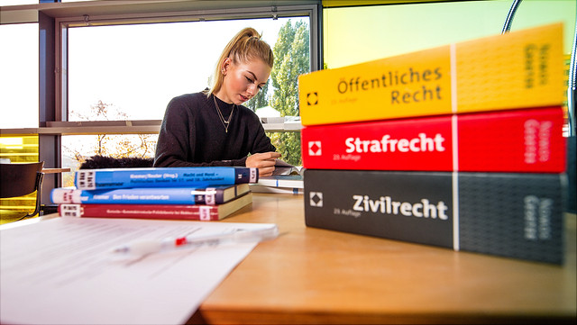 Eine Studentin in der ZBR